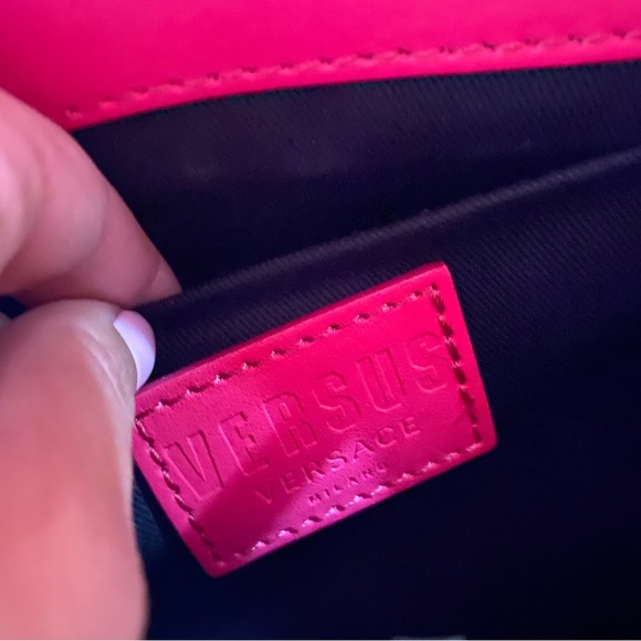 VERSACE VERSUS (Authentic) - Picture 8 of 8